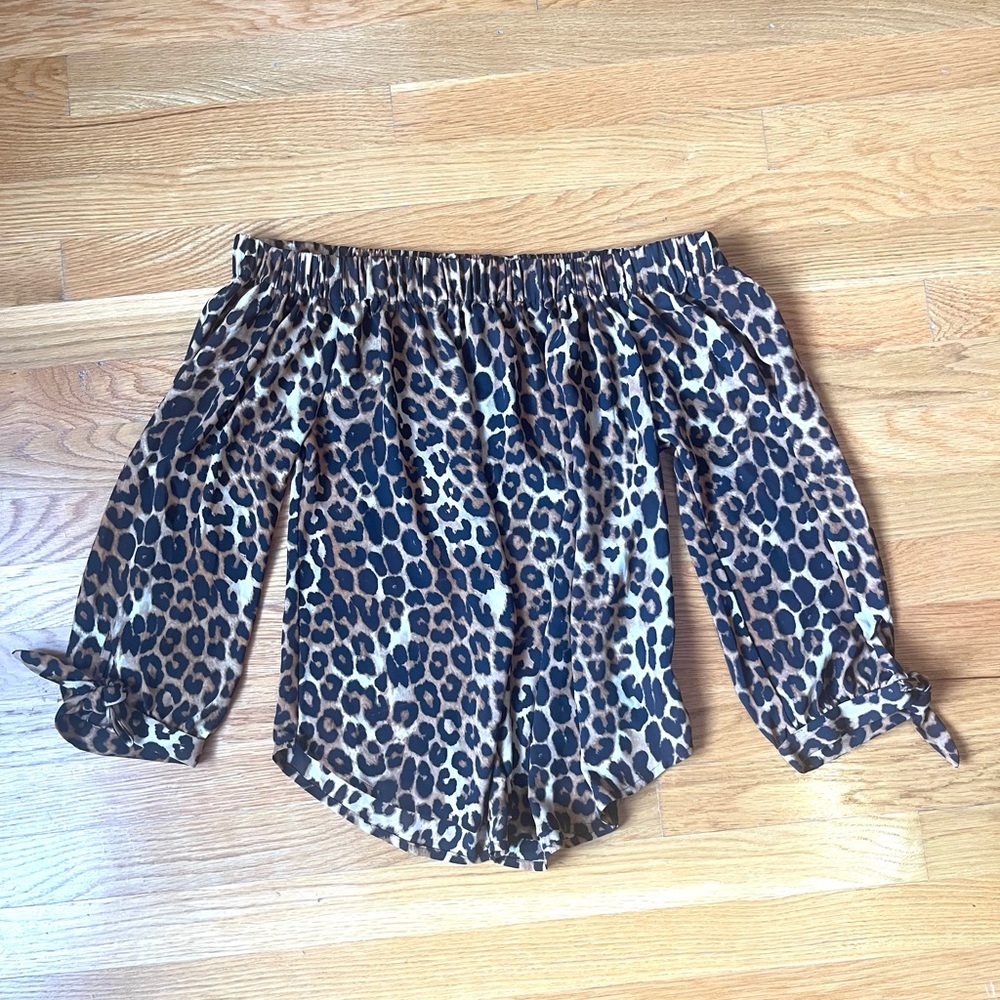 Off Shoulder animal print blouse